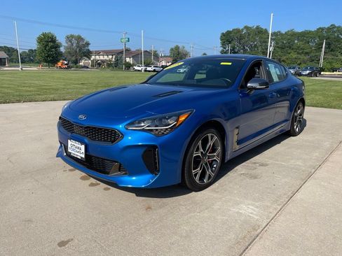 Used 2018 Kia Stinger GT1 AWD/4WD image 2
