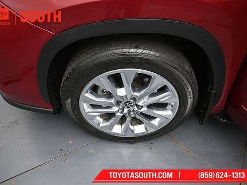 Used 2023 Toyota Highlander Limited AWD/4WD image 42