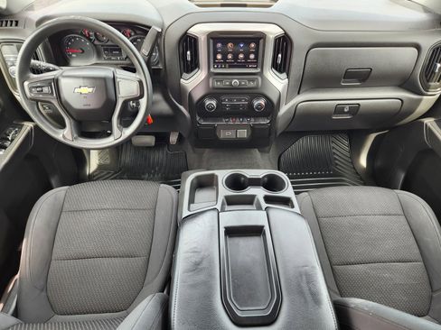 Used 2020 Chevrolet Silverado 1500 Custom w/ Custom Value Package RWD image 12