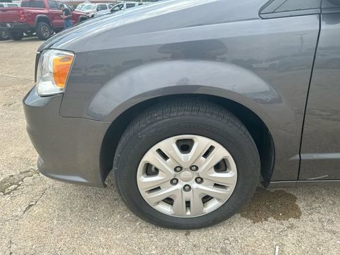 Used 2018 Dodge Grand Caravan SE w/ UConnect Hands-Free Group FWD image 34