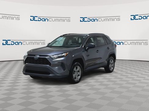 Used 2023 Toyota RAV4 LE AWD/4WD image 5