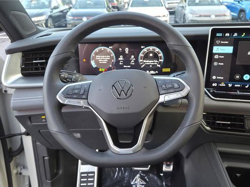 New 2026 Volkswagen Tiguan SE R-Line AWD/4WD image 16
