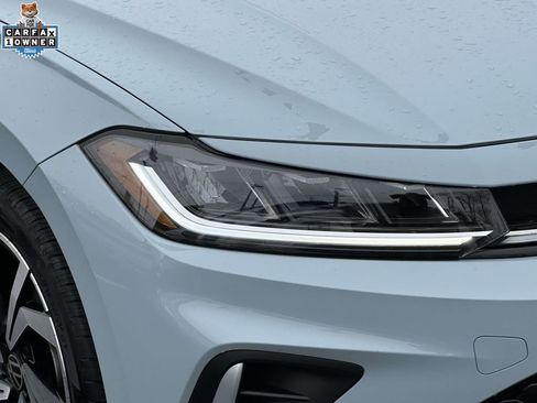 Used 2025 Volkswagen Jetta SEL FWD image 8