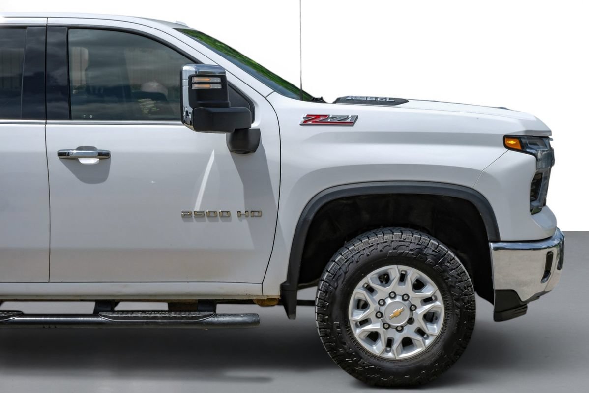 Used 2025 Chevrolet Silverado 2500 LTZ w/ LTZ Convenience Package AWD/4WD image 7