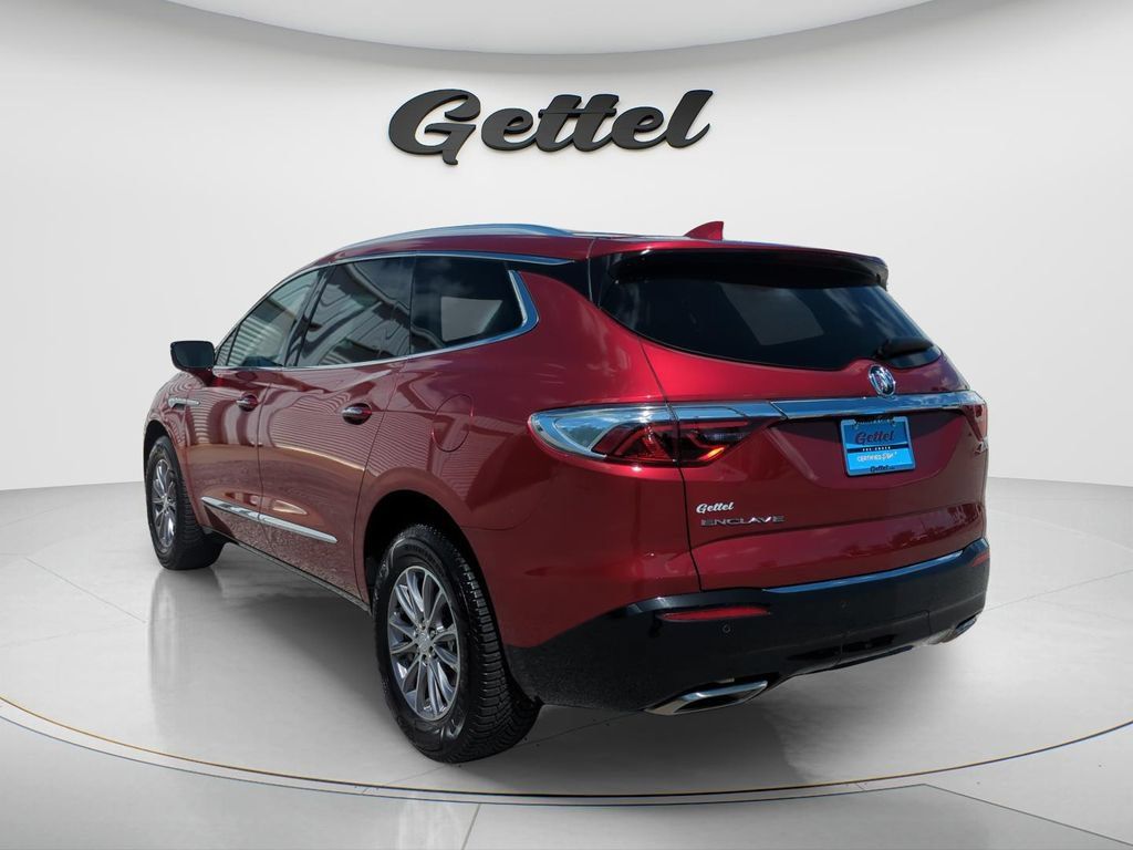Used 2022 Buick Enclave Essence w/ Sound and Sites Package FWD image 7