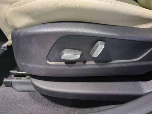 Used 2017 Cadillac XT5 FWD image 20