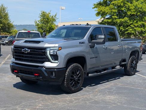 Used 2025 Chevrolet Silverado 2500 LT w/ Trail Boss Package AWD/4WD image 3