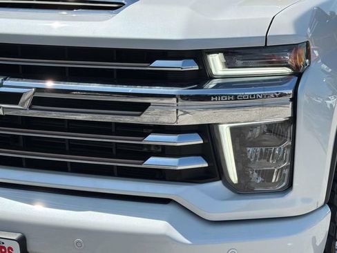 Used 2023 Chevrolet Silverado 2500 High Country w/ LPO, Hitch Package AWD/4WD image 9