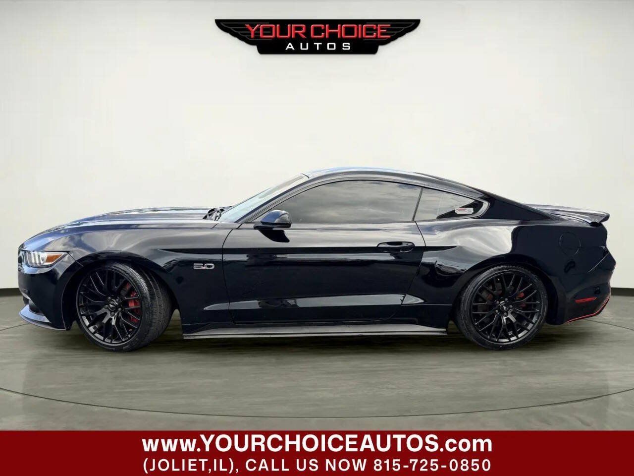 Used 2017 Ford Mustang GT RWD image 2