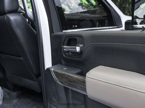 Used 2022 Chevrolet Silverado 3500 High Country w/ Technology Package AWD/4WD image 33