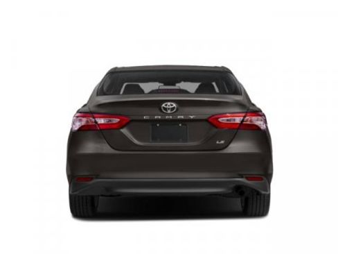 Used 2018 Toyota Camry L image 5