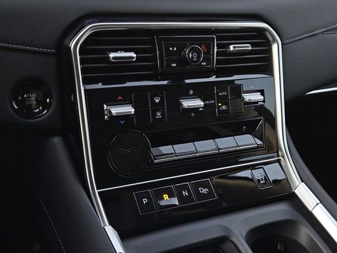 New 2026 Nissan Armada SV image 18