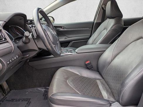 Used 2020 Toyota Camry XSE image 7