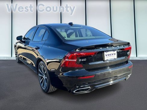 Certified 2022 Volvo S60 B5 Momentum image 7