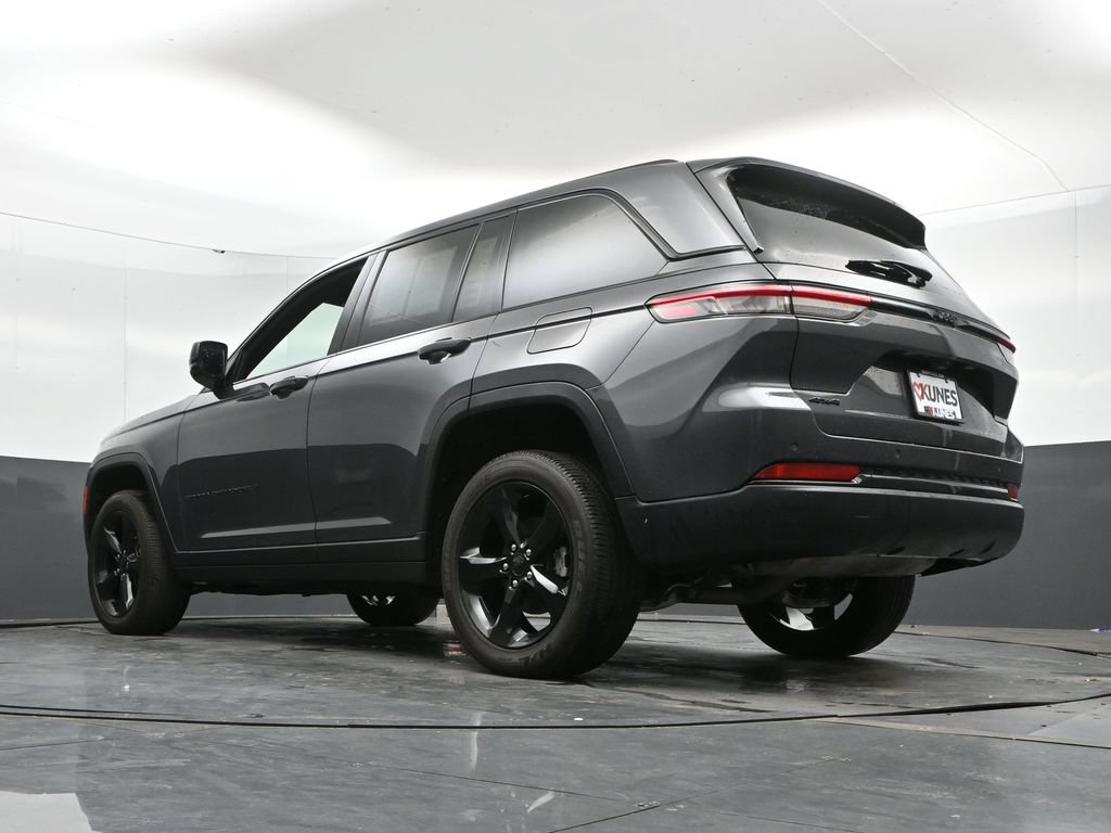 Used 2025 Jeep Grand Cherokee Altitude AWD/4WD image 48