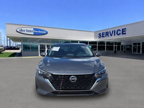 Used 2025 Nissan Sentra SV FWD image 3