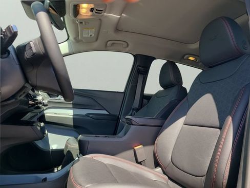New 2027 Chevrolet Bolt RS w/ Super Cruise Package FWD image 21