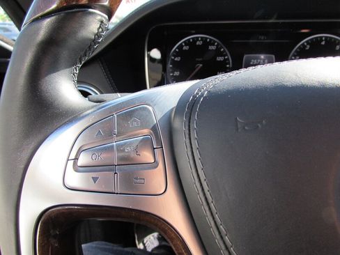 Used 2015 Mercedes-Benz S 550 Sedan image 11