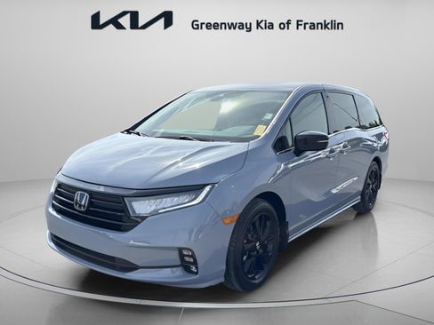 Used 2024 Honda Odyssey Sport image 3