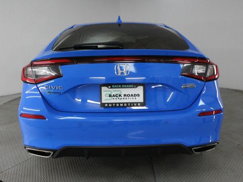 Used 2024 Honda Civic Sport Touring image 9