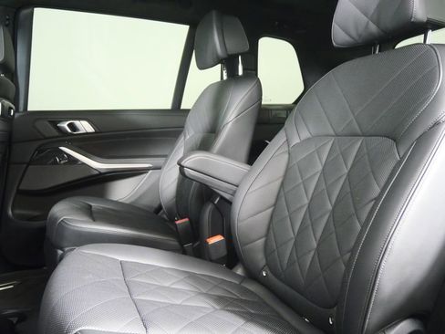 Certified 2023 BMW X7 xDrive40i w/ Executive Package image 16