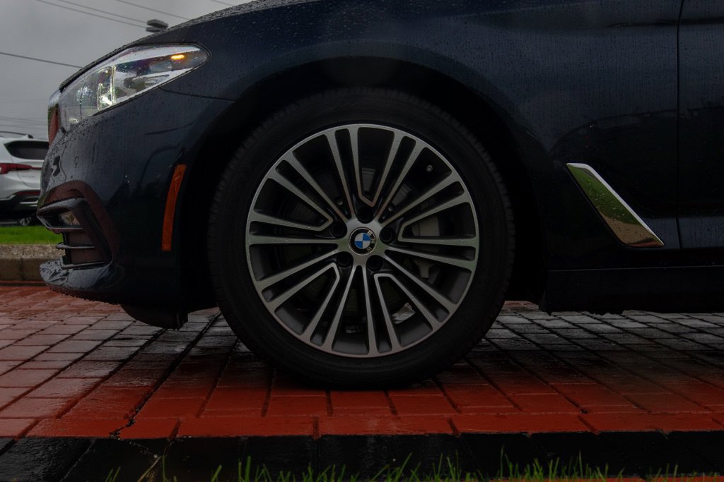 Used 2018 BMW 540i xDrive w/ Premium Package AWD/4WD image 3