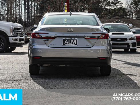 Used 2025 Toyota Camry LE image 12