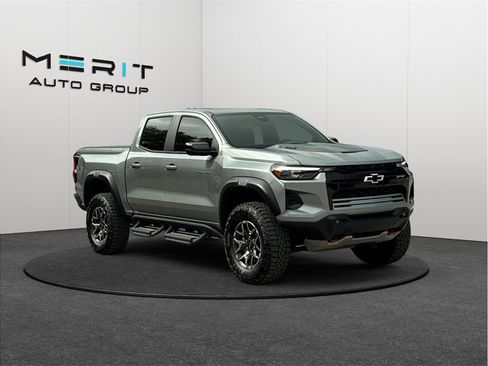 Used 2025 Chevrolet Colorado ZR2 w/ Technology Package AWD/4WD image 1