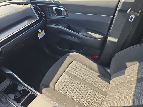 New 2026 Kia Sorento LX FWD image 15