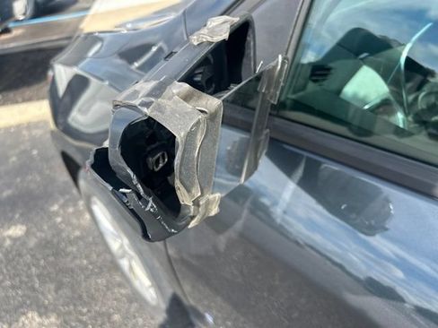 Used 2019 Chevrolet Equinox LS FWD image 15