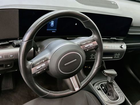 Used 2025 Hyundai Kona SEL AWD/4WD image 18