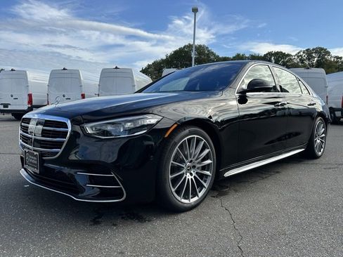 Used 2025 Mercedes-Benz S 580 4MATIC Sedan image 3