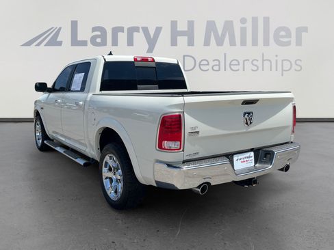 Used 2018 RAM 1500 Laramie w/ Convenience Group AWD/4WD image 3