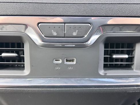 Used 2024 Chevrolet Silverado 1500 High Country w/ High Country Premium Package AWD/4WD image 27