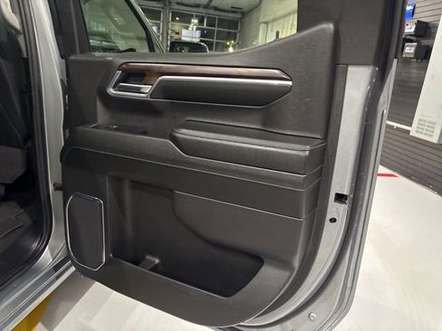 Used 2024 GMC Sierra 1500 SLT image 28