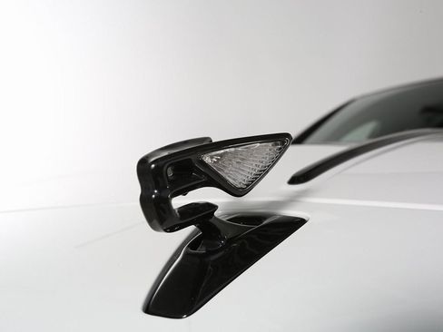 Used 2025 Bentley Flying Spur Plug-In Hybrid image 8