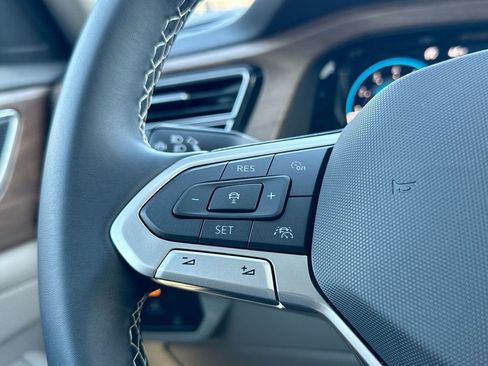 New 2025 Volkswagen Atlas SE image 33