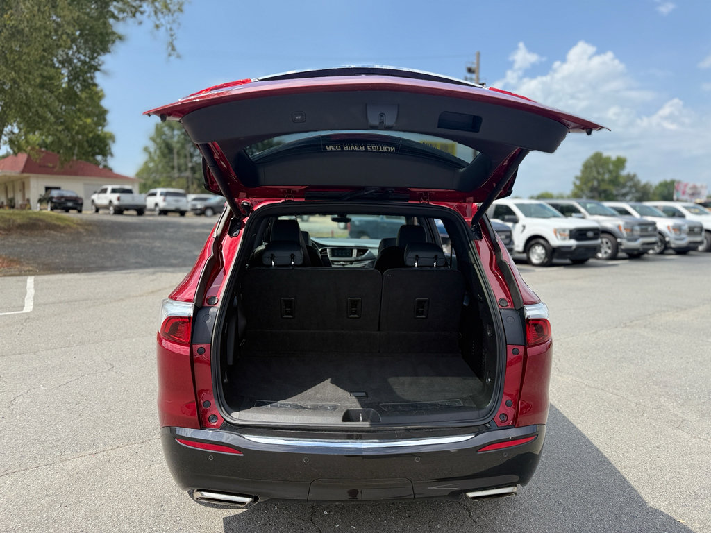 Used 2024 Buick Enclave Premium AWD/4WD image 19