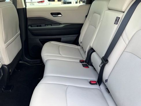 Used 2026 Nissan Pathfinder SL AWD/4WD image 25