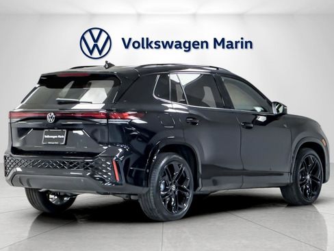 New 2026 Volkswagen Tiguan SE R-Line image 5