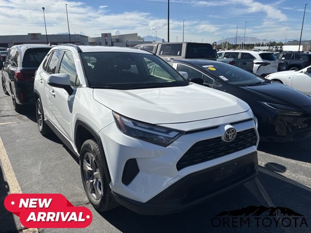 Used 2025 Toyota RAV4 LE AWD/4WD image 11