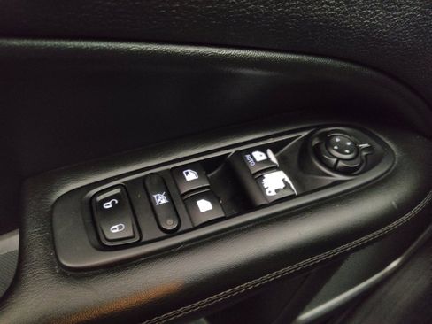 Used 2019 Jeep Compass Latitude FWD image 27