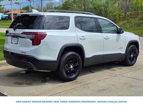 Used 2023 GMC Acadia AT4 w/ Technology Package AWD/4WD image 3