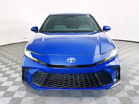 Used 2025 Toyota Camry SE w/ Convenience Package FWD image 8