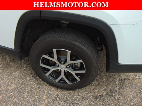 Certified 2024 Jeep Grand Cherokee L Limited image 31