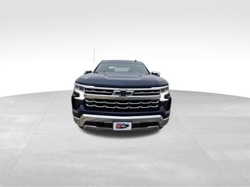 Used 2023 Chevrolet Silverado 1500 LTZ image 3