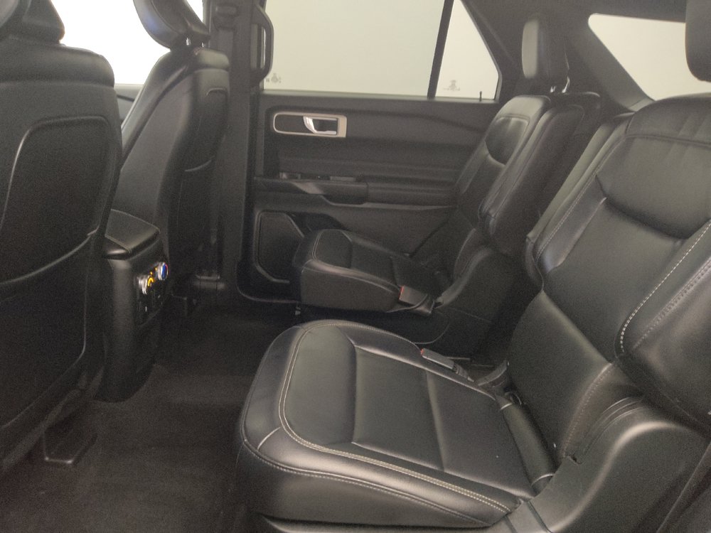 Used 2020 Ford Explorer XLT w/ Equipment Group 202A AWD/4WD image 18