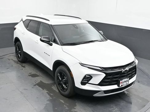 New 2026 Chevrolet Blazer LT w/ Convenience Package AWD/4WD image 36