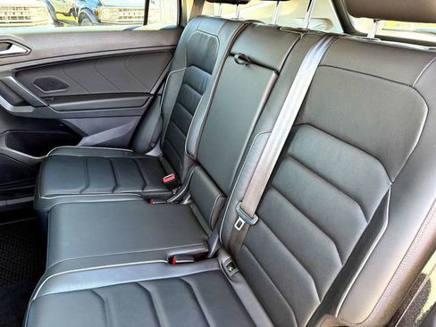 Used 2019 Volkswagen Tiguan SEL Premium image 23