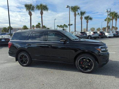 Used 2024 Ford Expedition Limited image 2